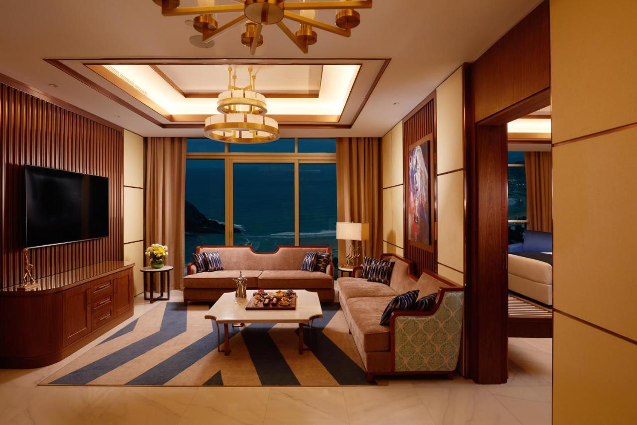 Royal M Al Aqah Beach Resort By Gewan Экстерьер фото A suite at the hotel