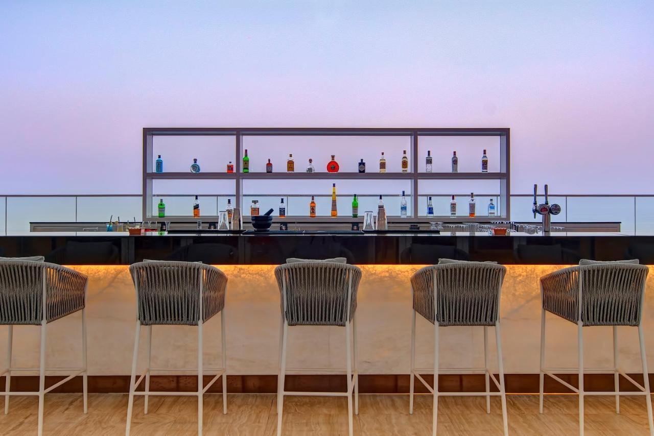 Royal M Al Aqah Beach Resort By Gewan Экстерьер фото Sky Bar