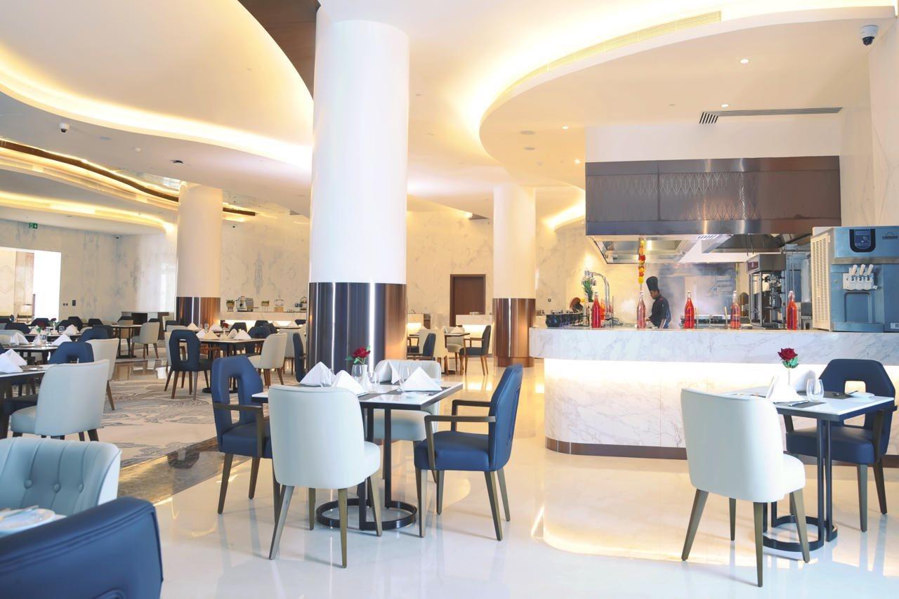 Royal M Al Aqah Beach Resort By Gewan Экстерьер фото The restaurant